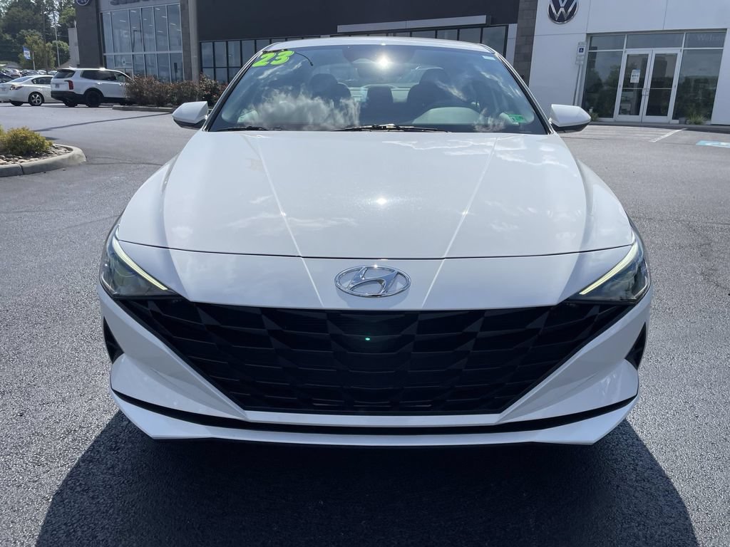 Used 2023 Hyundai Elantra SEL w/ Cargo Package FWD image 2