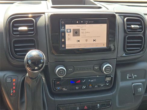 Used 2025 RAM ProMaster 2500 w/ Convenience Group image 26