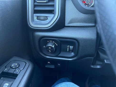 New 2026 RAM 1500 Express AWD/4WD image 15