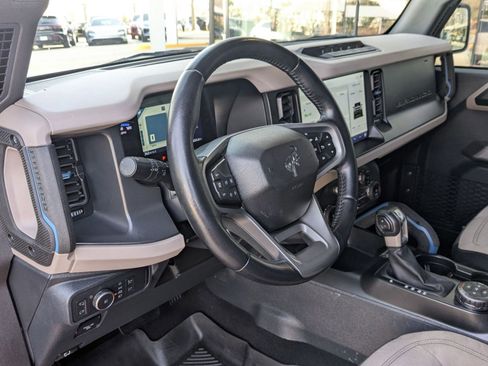 Used 2022 Ford Bronco Wildtrak image 4