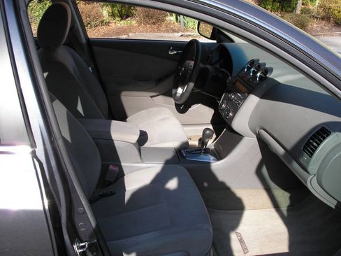 Used 2011 Nissan Altima 2.5 S image 7