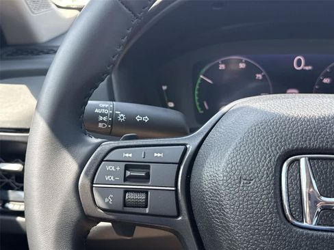 Used 2025 Honda Accord EX-L image 16