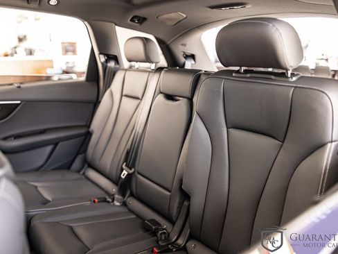 Used 2025 Audi Q7 3.0T Premium Plus w/ Premium Plus Package AWD/4WD image 35