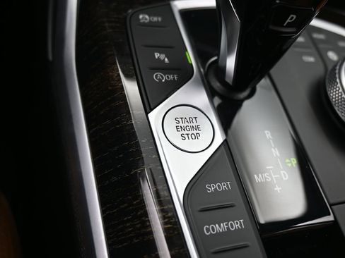 Used 2021 BMW 330i Sedan w/ Premium Package image 33