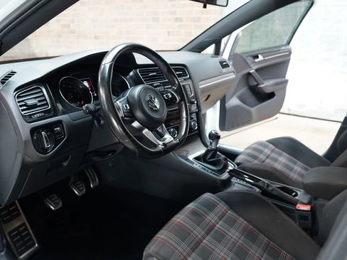 Used 2017 Volkswagen GTI S image 36