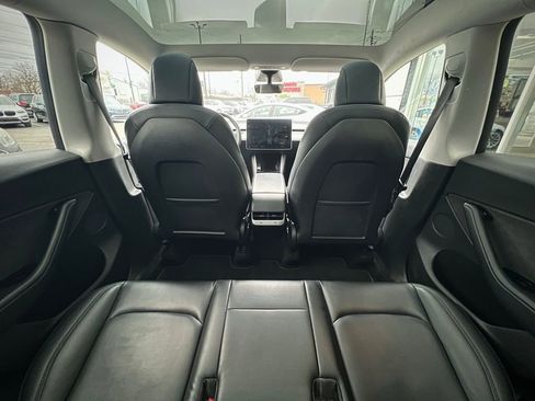 Used 2021 Tesla Model Y Long Range image 26