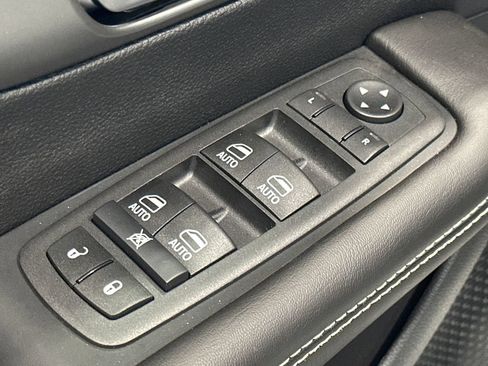 New 2027 Chrysler Pacifica Select FWD image 14