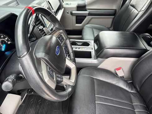 Used 2017 Ford F150 XLT AWD/4WD image 19