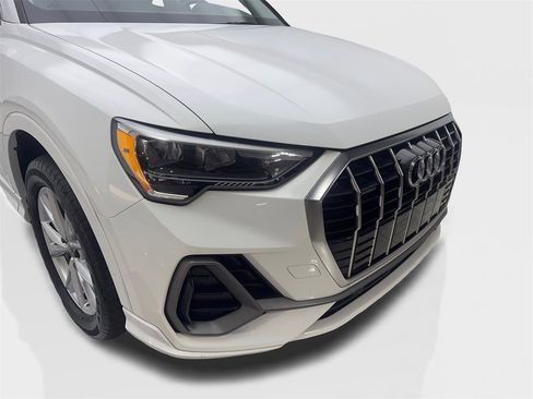 Used 2022 Audi Q3 2.0T Premium w/ Convenience Package image 17