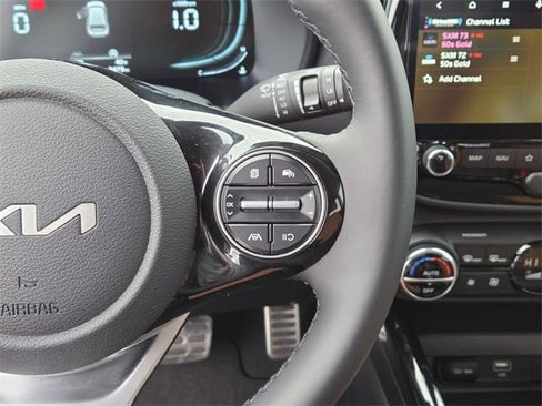 Certified 2025 Kia Soul EX image 18