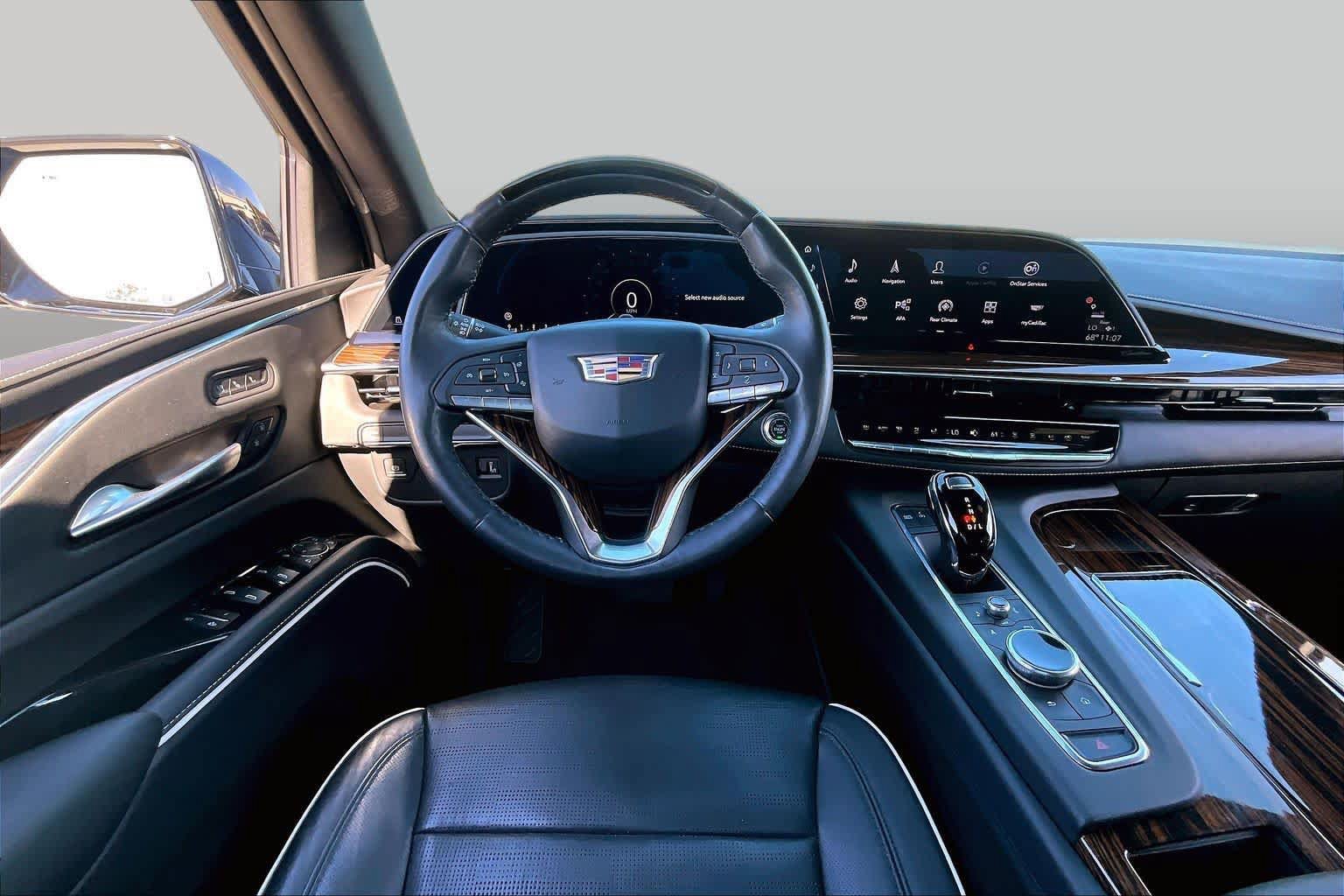 Used 2023 Cadillac Escalade ESV Premium Luxury RWD image 6