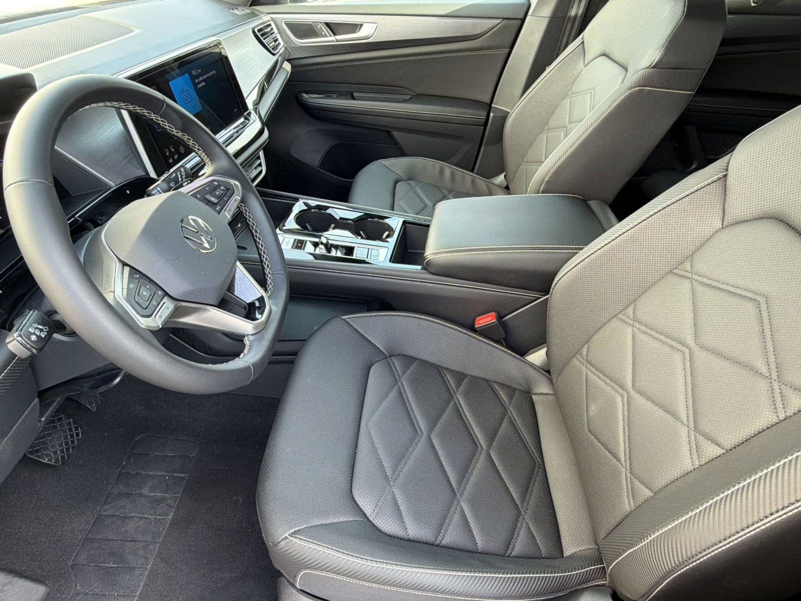 Used 2026 Volkswagen Atlas Cross Sport SE FWD image 5