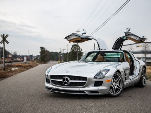 Used 2011 Mercedes-Benz SLS AMG Coupe image 7