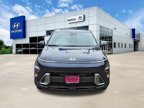Used 2026 Hyundai Kona SE FWD image 2