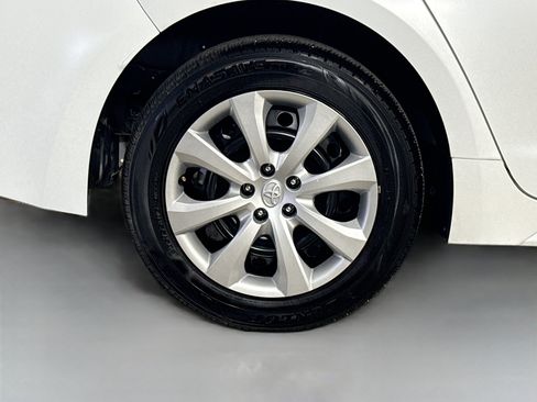 Used 2025 Toyota Corolla LE w/ Convenience Package FWD image 33