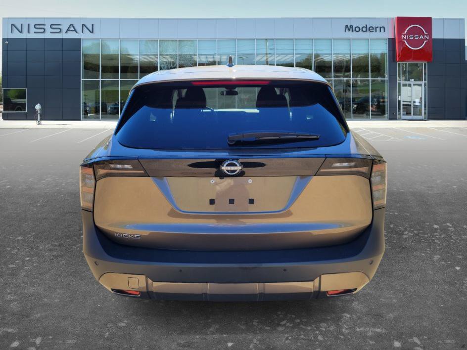Certified 2025 Nissan Kicks SV w/ Charging Package FWD image 6