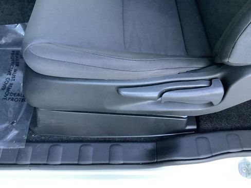 Used 2025 Nissan Frontier S image 25