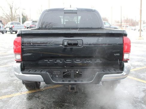 Used 2019 Toyota Tacoma TRD Off-Road image 6