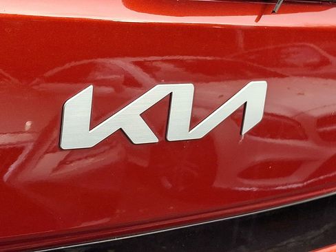 Used 2022 Kia Soul LX image 29