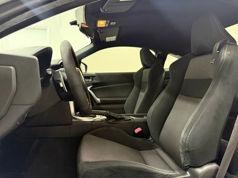 Used 2017 Toyota 86 image 11