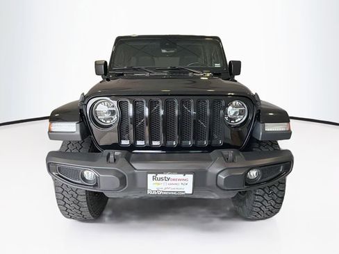 Used 2019 Jeep Wrangler Unlimited Sahara AWD/4WD image 2