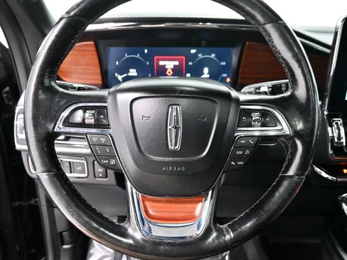 Used 2021 Lincoln Navigator Reserve AWD/4WD image 7