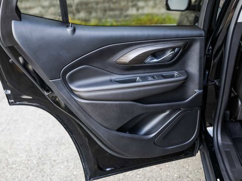 Used 2021 GMC Terrain SLT w/ Infotainment Package II image 19