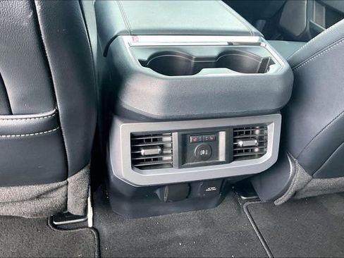 Used 2024 Ford F250 Lariat w/ Lariat Ultimate Package AWD/4WD image 22