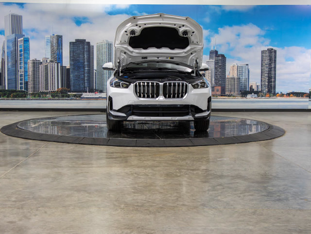 Used 2027 BMW X1 xDrive28i AWD/4WD image 4