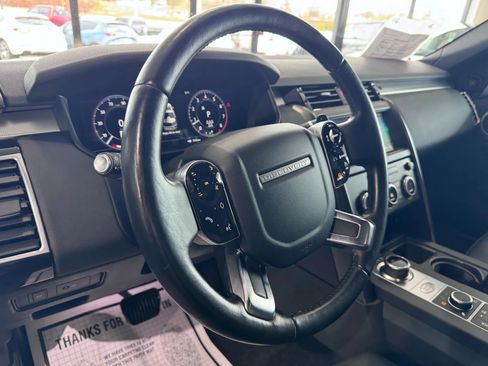 Used 2020 Land Rover Discovery Landmark image 30