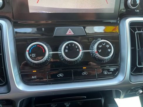 Used 2022 Kia Sorento LX AWD/4WD image 26