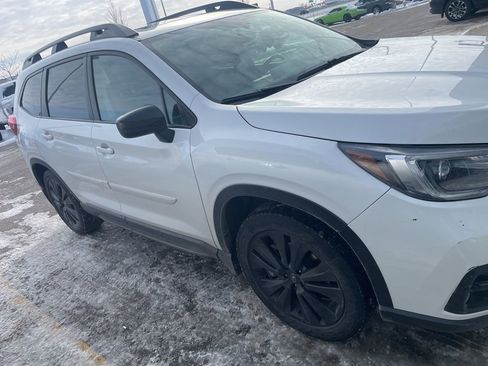 Used 2022 Subaru Ascent Onyx Edition image 2