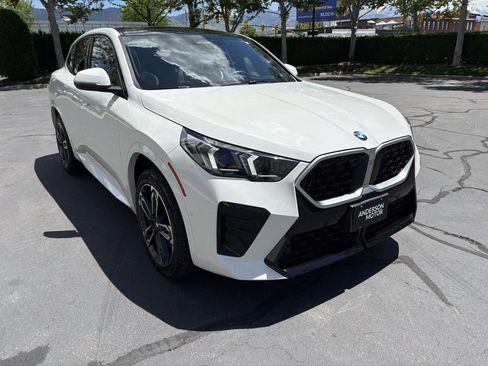 Used 2025 BMW X2 xDrive28i AWD/4WD image 5