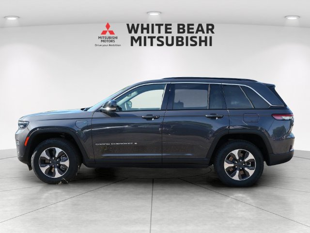 Used 2024 Jeep Grand Cherokee Limited 4xe AWD/4WD image 3