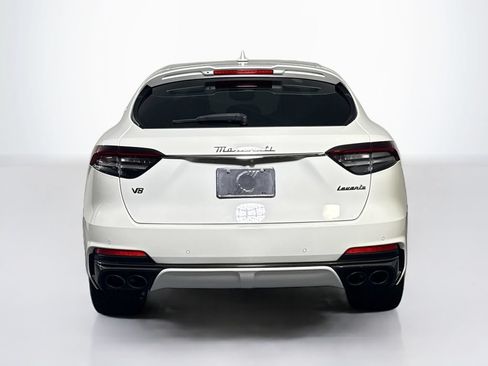 Used 2022 Maserati Levante Trofeo AWD/4WD image 4