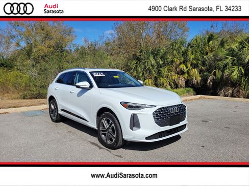 Used 2025 Audi Q5 Premium w/ Convenience Package image 1