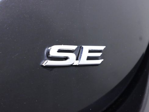 Used 2023 Toyota Camry SE image 32