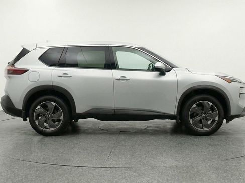 Used 2025 Nissan Rogue SV image 11