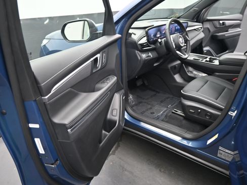 Used 2025 Buick Enclave Preferred FWD image 16