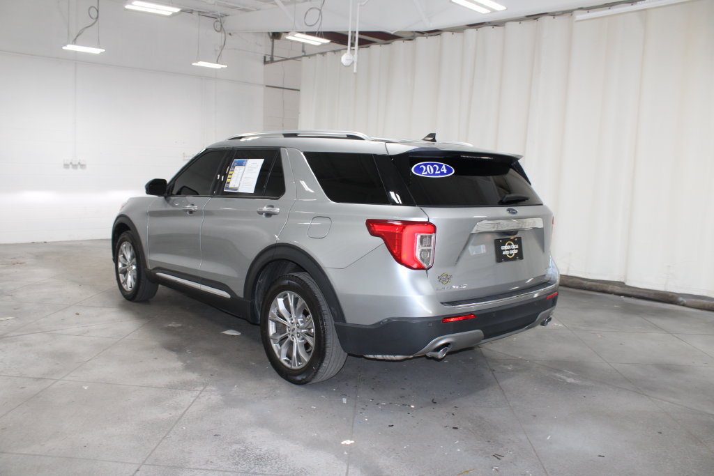 Used 2024 Ford Explorer Limited AWD/4WD image 7