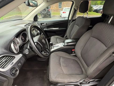 Used 2020 Dodge Journey SE FWD image 20