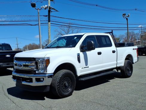Used 2019 Ford F250 XLT w/ XLT Value Package AWD/4WD image 3