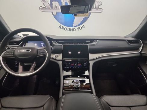 New 2025 Jeep Grand Cherokee L Limited w/ Luxury Tech Group II image 16