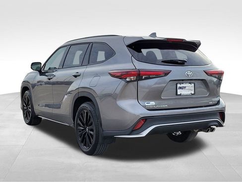 Used 2026 Toyota Highlander XSE image 6