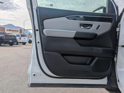 Used 2025 Honda Pilot EX-L image 14