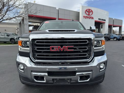 Used 2017 GMC Sierra 2500 SLT w/ Duramax Plus Package image 6