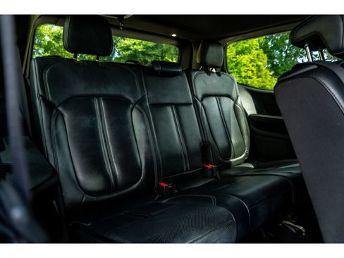 Used 2022 Jeep Wagoneer Series III AWD/4WD image 17
