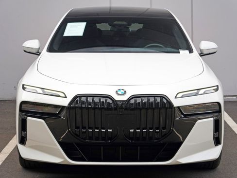 Used 2023 BMW 740i w/ Parking Assistance Package RWD image 57