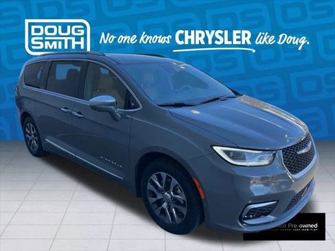Certified 2022 Chrysler Pacifica Pinnacle image 8