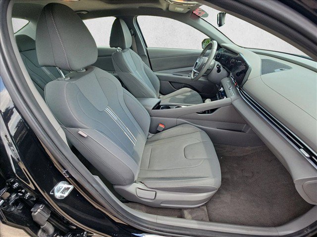 Used 2025 Hyundai Elantra SEL FWD image 20